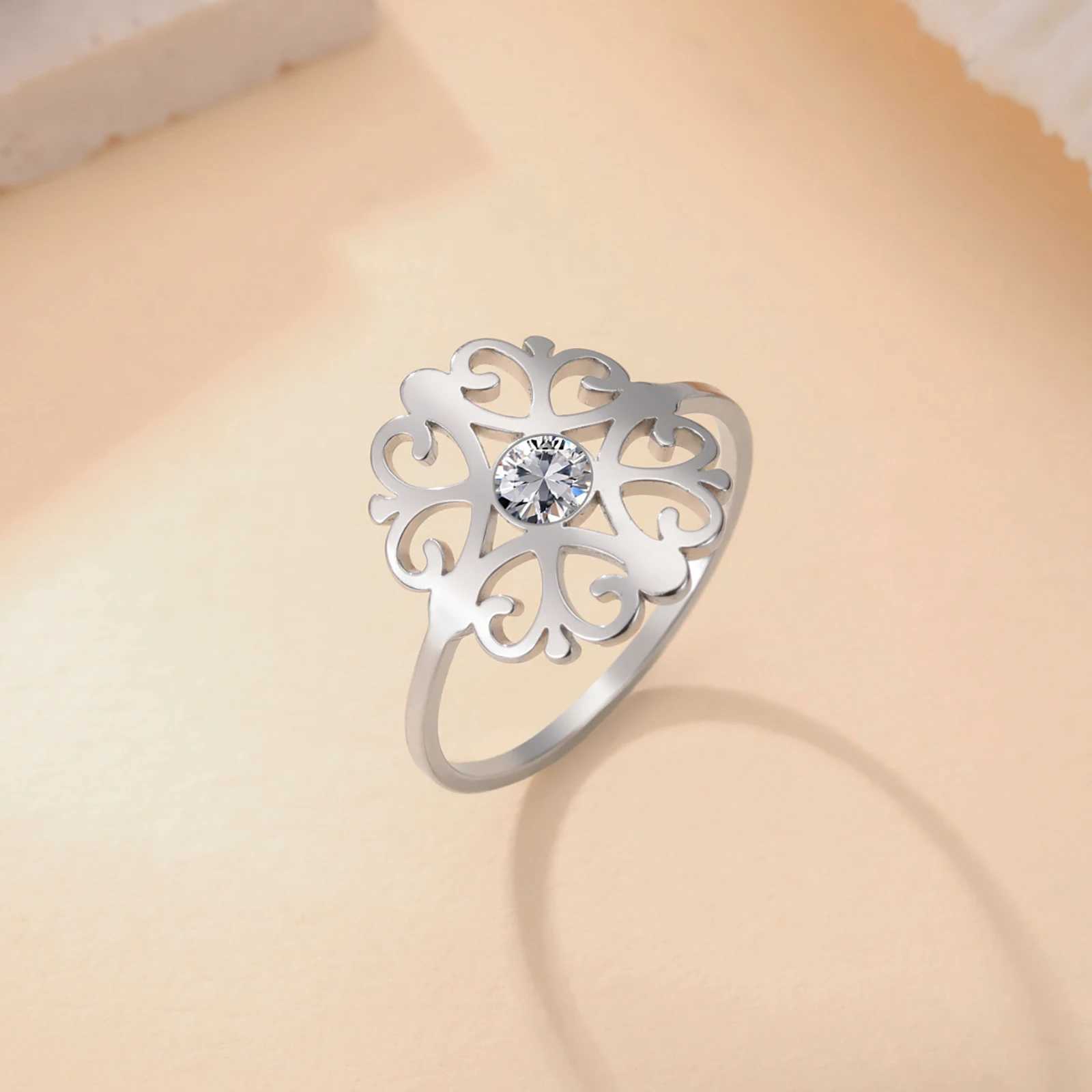 Skyrim stainless steel flower wreath with transparent zircon womens ring wedding ring Bohemian jewelry anniversary gift wholesale Y241019
