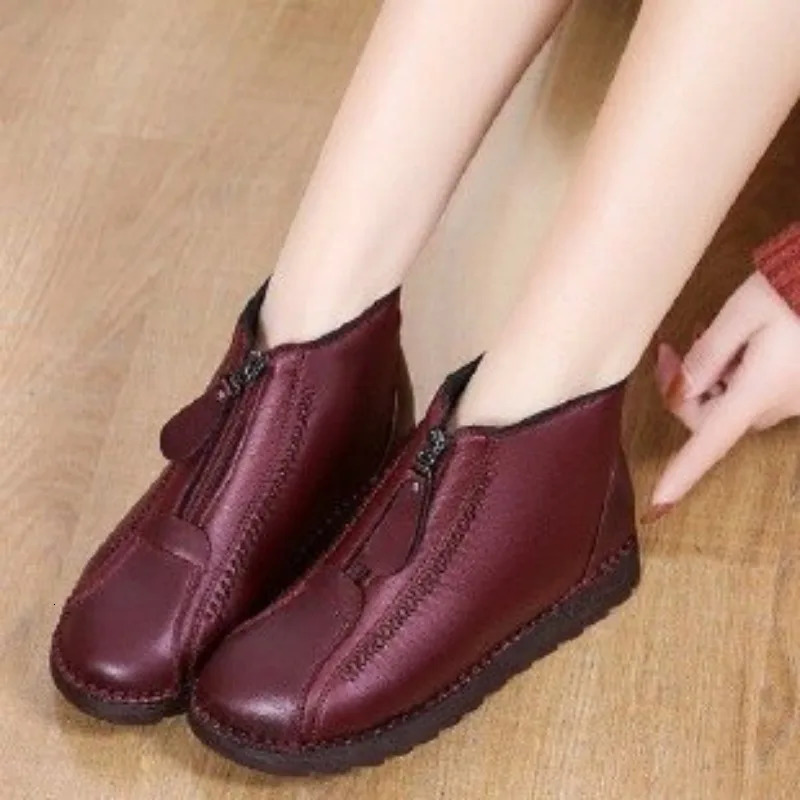 2024 Winter Womens Ankle Boots Fashion Warm Mom Boots Flat Bottom Comfortable Non slip Front Zipper Closed Womens Shoes 241018