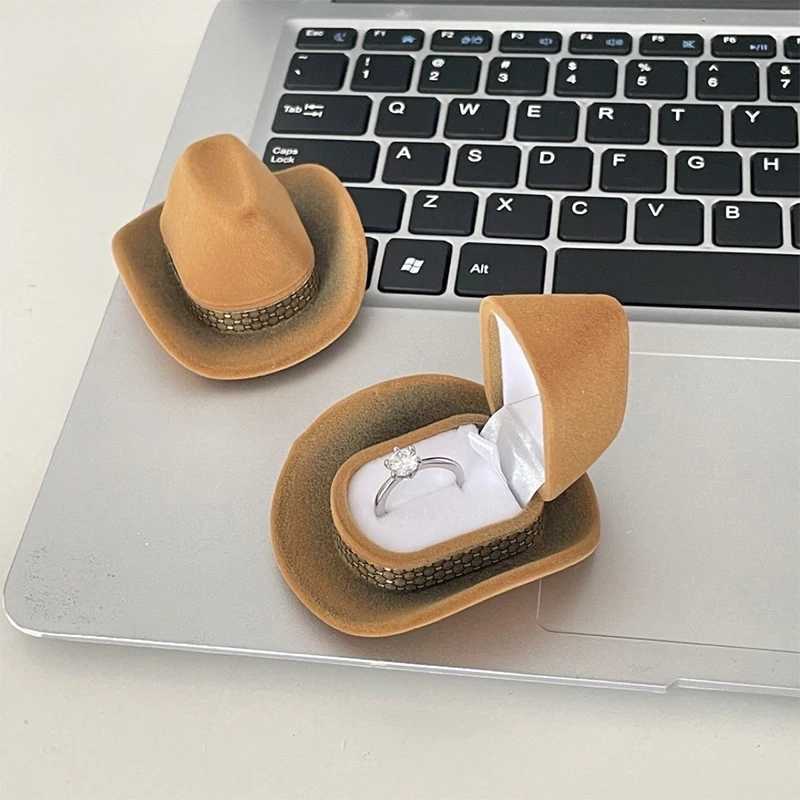 Cowboy Hat Bead Box Velvet Ring Box Fun Organizer Jewelry Rack Valentines Day Surprise Recommended Gift Box W241019