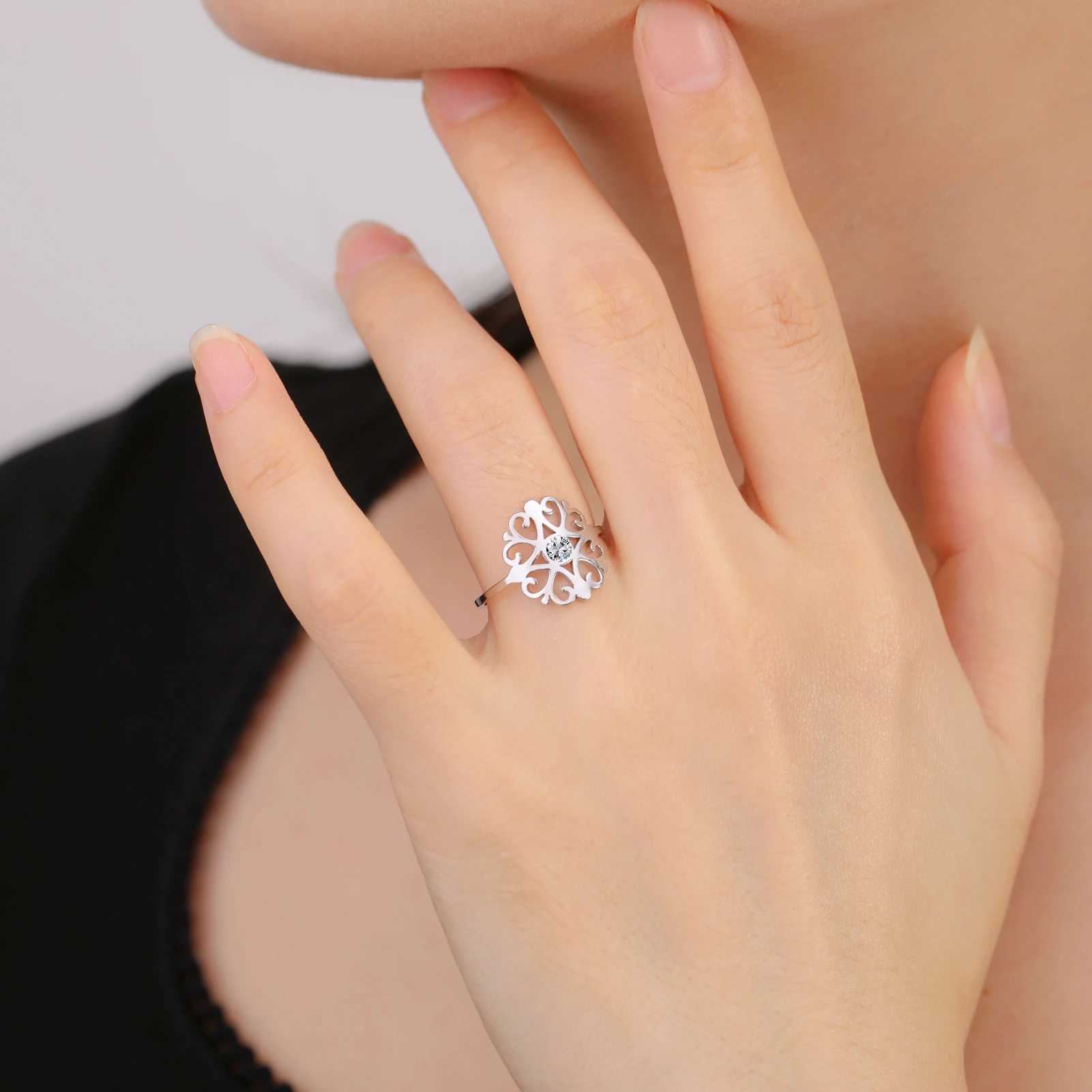 Skyrim stainless steel flower wreath with transparent zircon womens ring wedding ring Bohemian jewelry anniversary gift wholesale Y241019