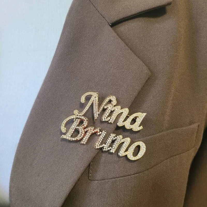 Stainless steel custom name brooch with crystal custom name plate womens lapel pin personalized wedding gift 241018