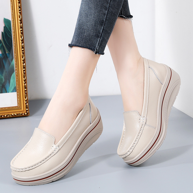 Spring Collection Thick-Sole Women's Athletic Shoes Chic Sportswear with a Modern Twist