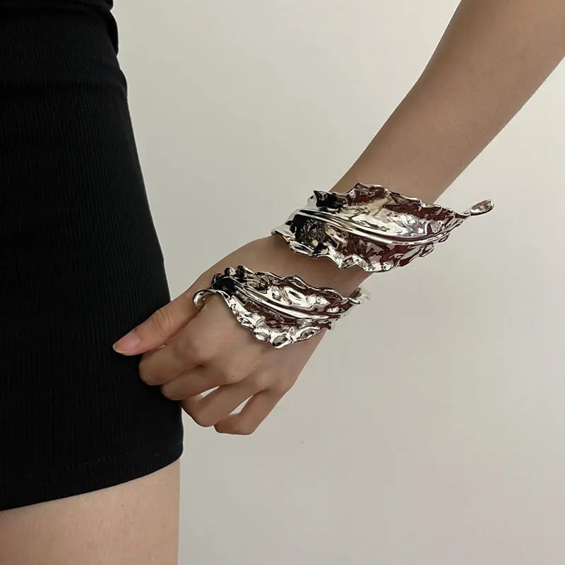 Draweye Womens Metal Leaf Bracelet Retro Irregular Punk Style Luxury Jewelry Bracelet Fashion Hip Hop Pulseras MUJI 241018