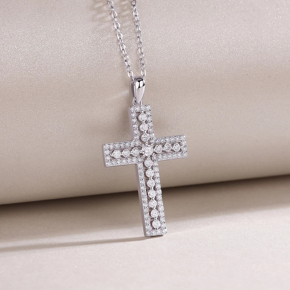 Serenty D-color all silica womens cross necklace S925 pure silver sparkling Jesus pendant necklace plated with 18K jewelry 241018