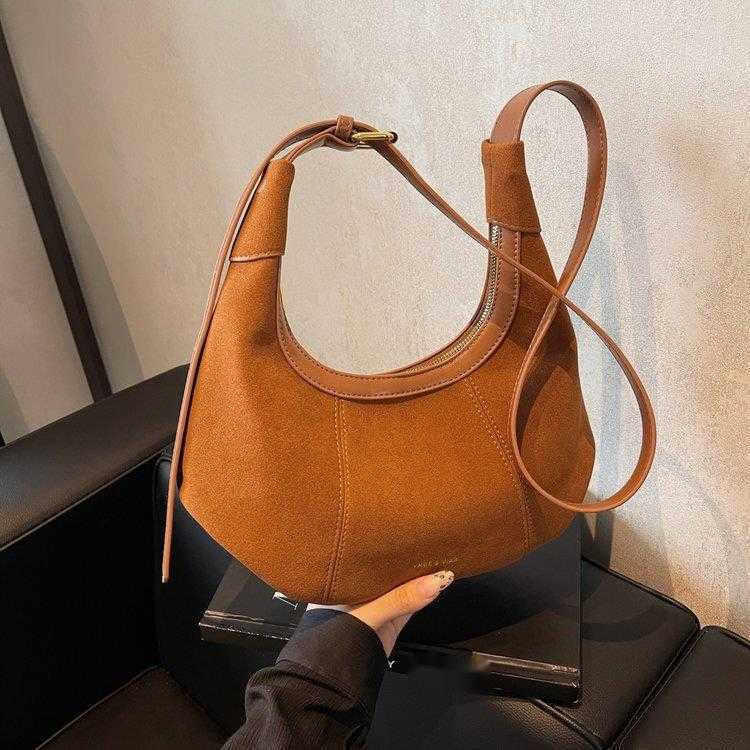 CMM Small and Niche Suede Soft Surface Single Shoulder Armpit Bag for Women New Versatile Crossbody Bag for Work and Commuting