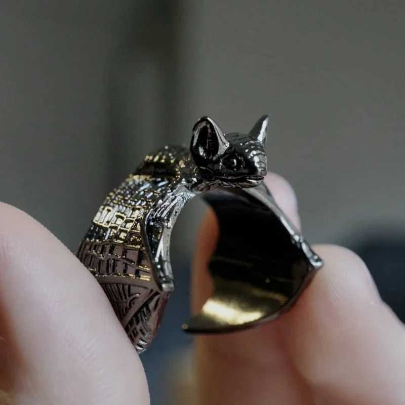 Retro black stainless steel batwing couple ring mens punk style personalized finger ring hip-hop jewelry accessories Y241019