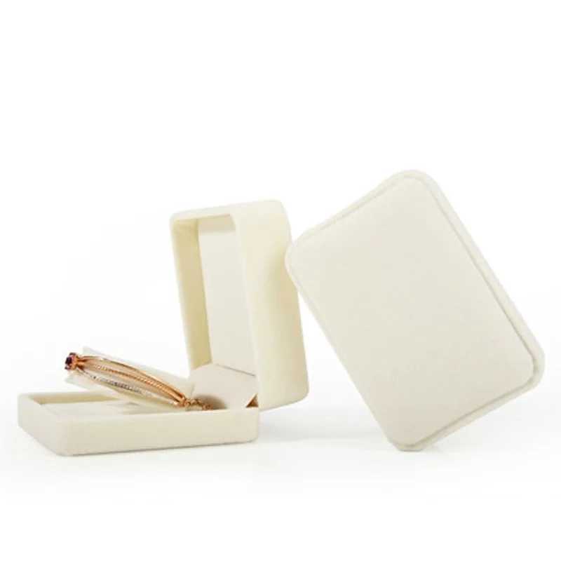 High quality beige velvet jewelry box ring earring holder pendant necklace container jewelry storage box W241019