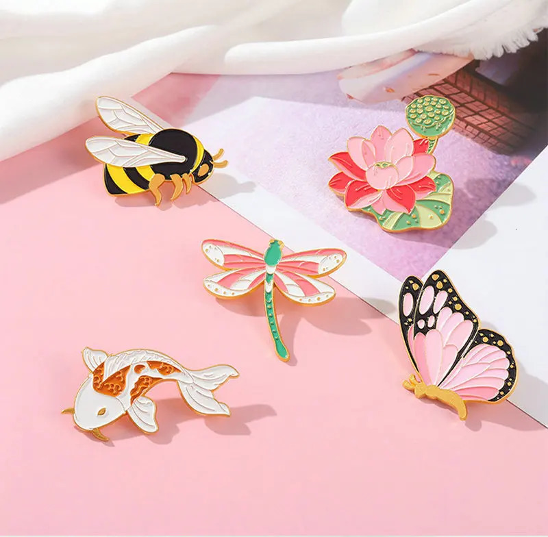 Customized enamel pin dragonfly koi butterfly sheepskin bag lapel badge art jewelry gift childrens friend Chinese ink painting 241018