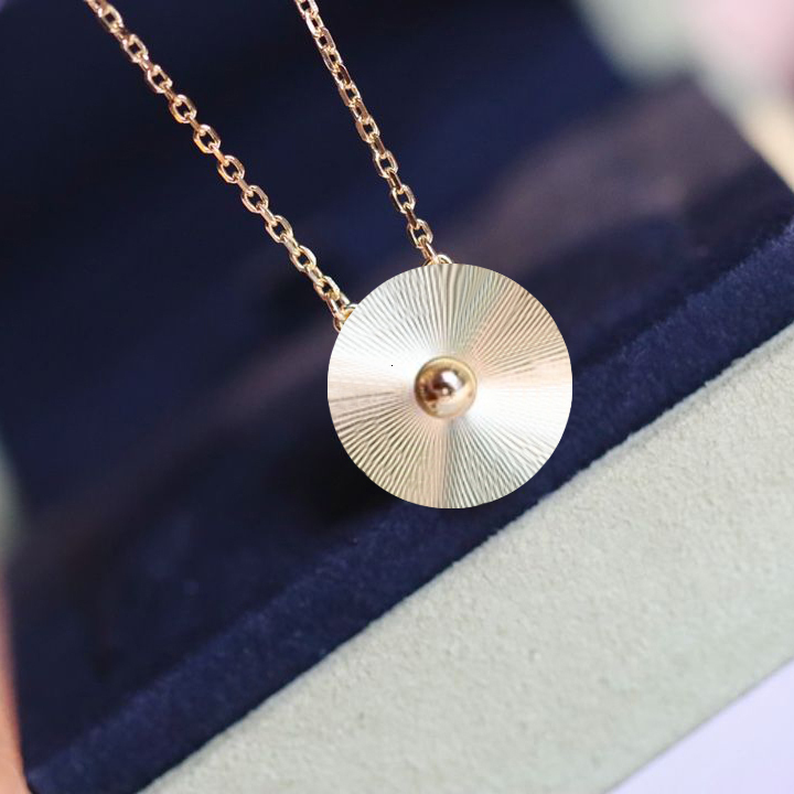 Designer Necklace Top Quality Luxury Pendant Necklaces Classic Chain 18k Gold Silver Rose God High-end Jewelry Natural Chalcedony Crystal Fritillaria Chalcedony