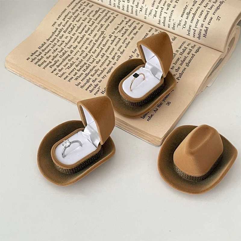 Cowboy Hat Bead Box Velvet Ring Box Fun Organizer Jewelry Rack Valentines Day Surprise Recommended Gift Box W241019