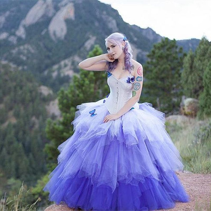 Romantic Corset Wedding Dresses Colorful Tulle Lavender Blue With White Tulle Tiered Bridal Dress Sweetheart Strapless Spring Summer Pluffy Country We