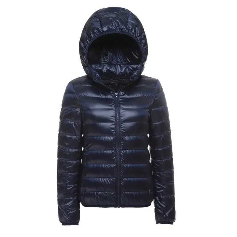 Women Hooded Short Puffer Jackets 2023 New Arrivals 90% White Duck Down Autumn Winter Ultra Lightweight Keep Warm CoatsX241019