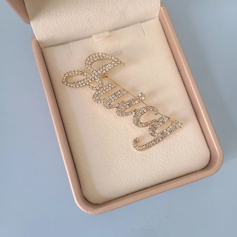 Customized rhinestone name Brooch selling font handmade customized name board pin birthday party badge 241018