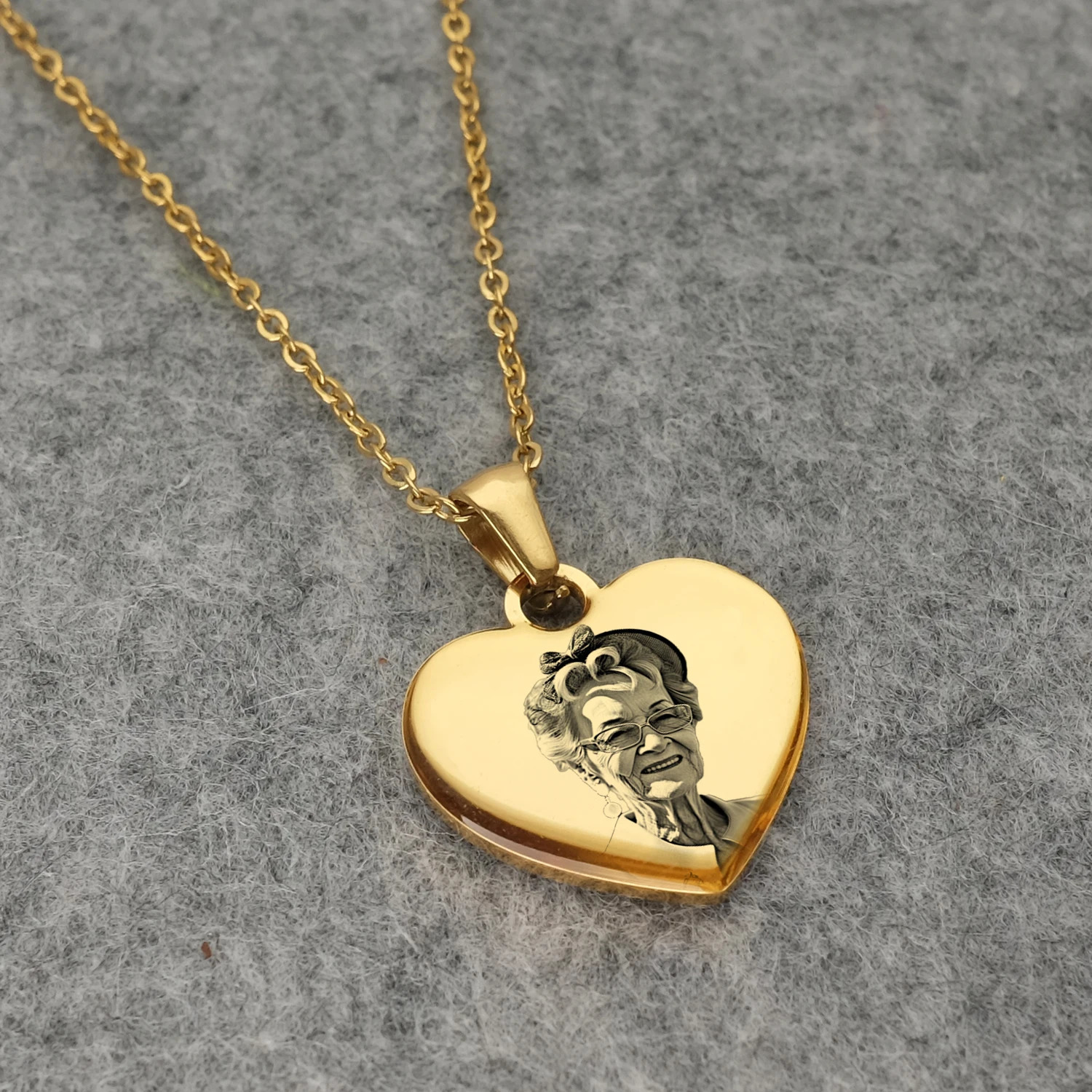 Personalized po necklace for women customized po love pendant customized Valentines Day gift mom gift 241018