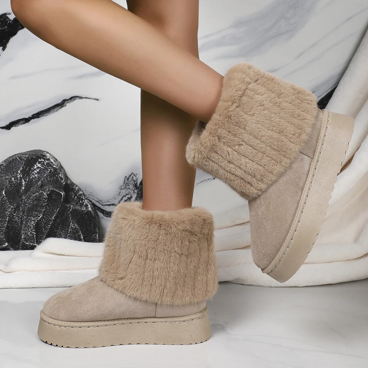 Fashionable womens round toe warm thick plush winter beige small leg boots with thick sole casual non slip womens snow boots 241018