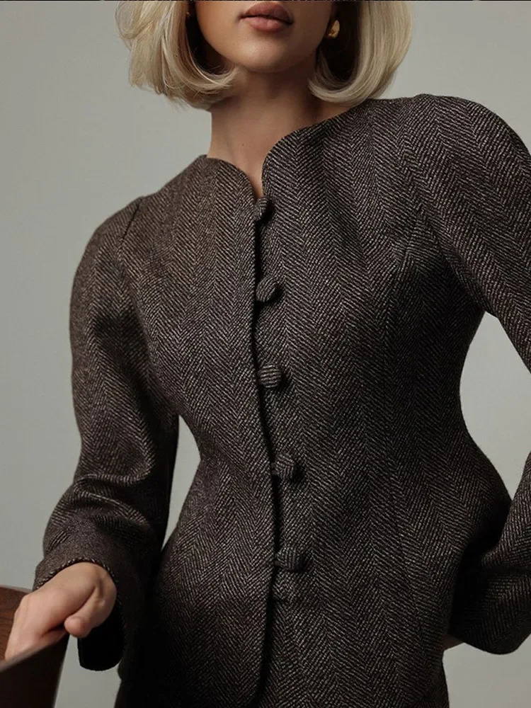 V Neck Solid Color Full Sleeve Elegant Short Coat Fashion Single Breasted Slim Suit Coats Fall Woman Outerwear 241018