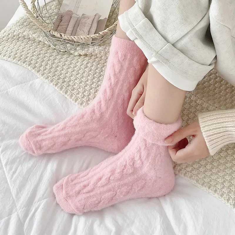 Winter Warm Thick Velvet Socks Men Coral Fleece Thick Plus Stocking Girls Fluffy Floor Sleeping Middle Tube Sock Hosiery SoxesXJ241019