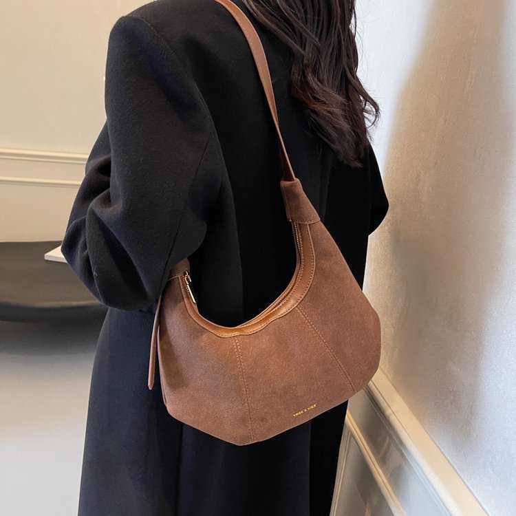CMM Small and Niche Suede Soft Surface Single Shoulder Armpit Bag for Women New Versatile Crossbody Bag for Work and Commuting