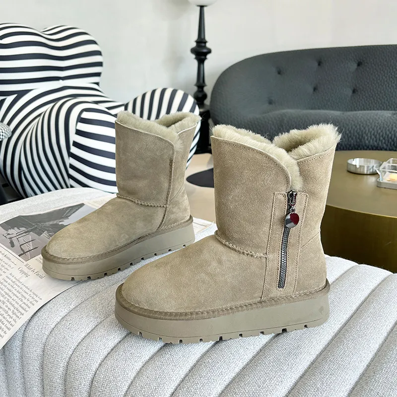 2024 New Snow Boots Designer Boot Winter Snow Fur Furry Side Pull Half Boots Womens Mens Platform Shoes Booties