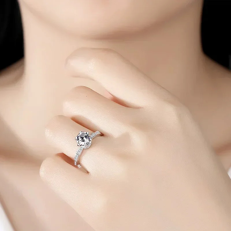 100% PT950 Platinum Ring 1 D Colored Club Ring Suitable for Womens Wedding Exquisite Jewelry Accessories Gifts 241007