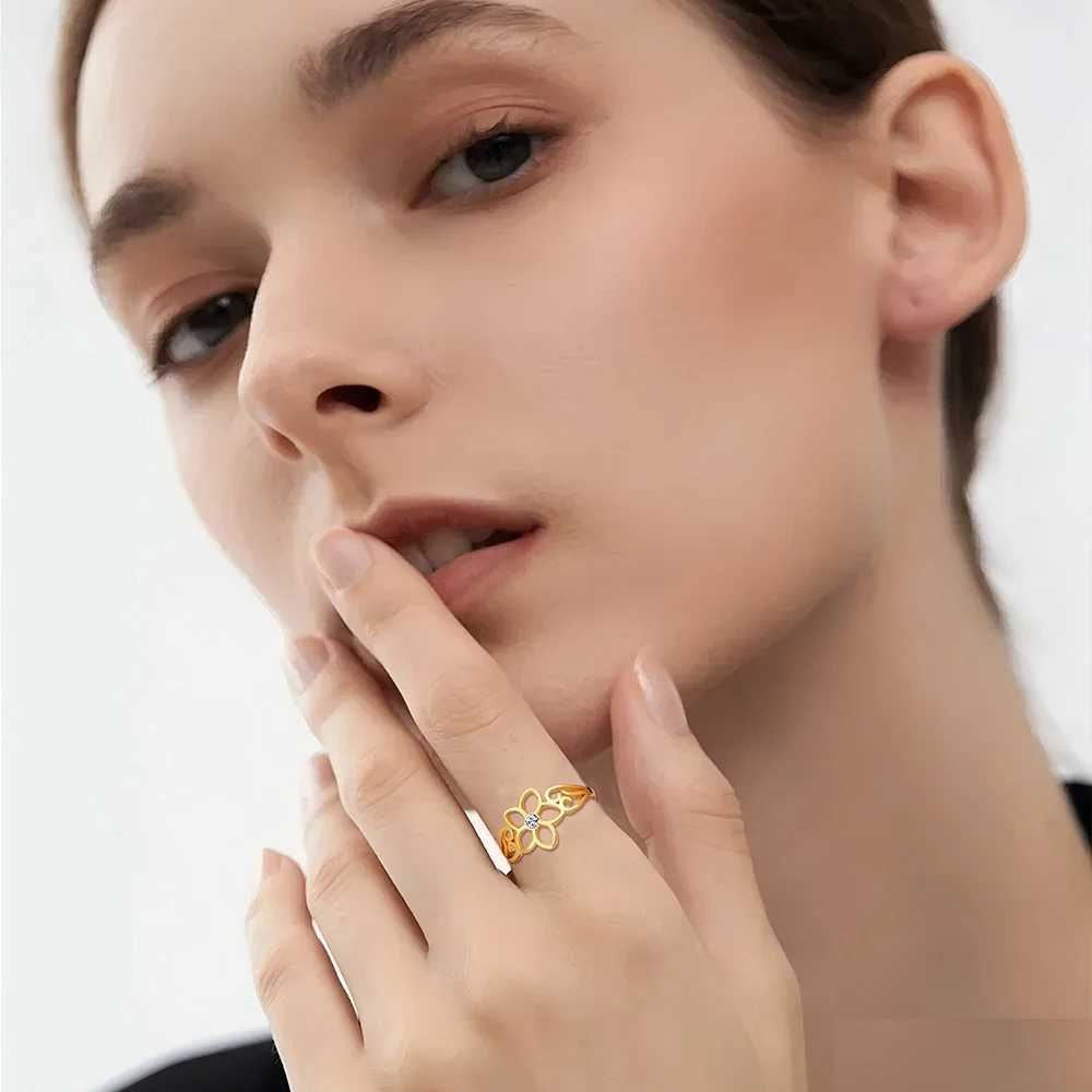 Skyrim stainless steel flower wreath with transparent zircon womens ring wedding ring Bohemian jewelry anniversary gift wholesale Y241019