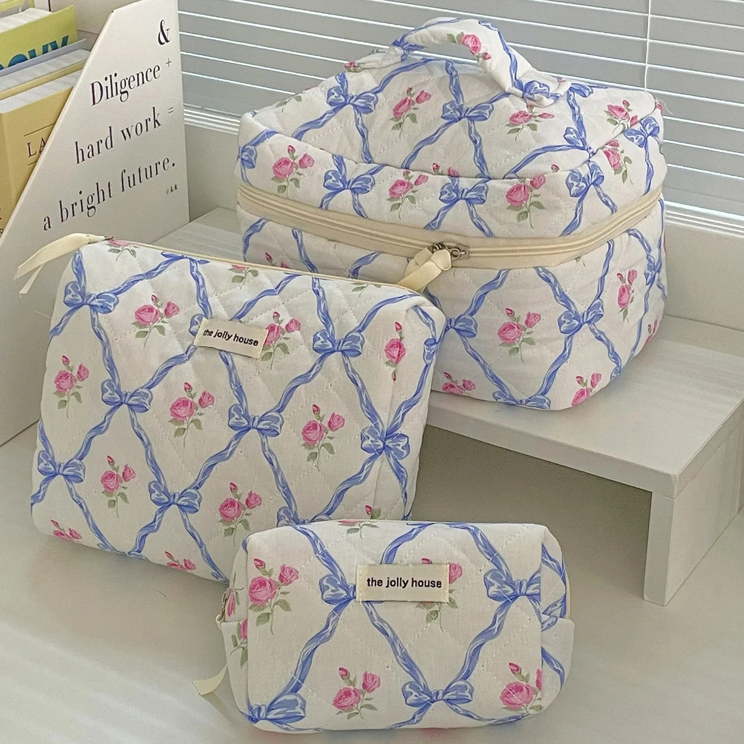 Cute Bow wer Quilting Cotton Makeup Bag Women Zipper Cosmetic Organizer Female Cloth Handbag Portable Toiletry Case for Girls 241019 zhanyishengli
