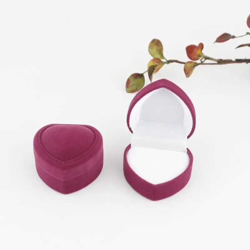 Heart shaped velvet ring box ring earring holder shell display wedding engagement ring organizer jewelry packaging box new W241019