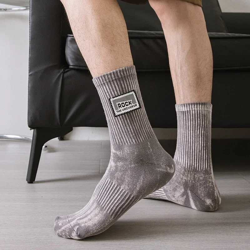 New autumn and winter mens mid tube cotton socks hand washed old couple socks hip-hop fashion outdoor cycling sports socksXJ241019