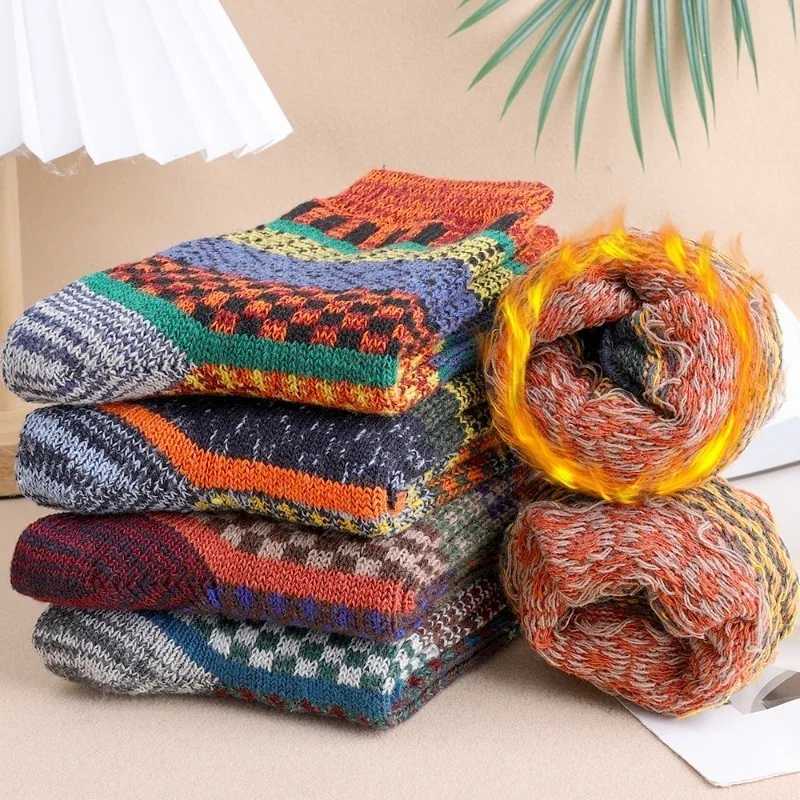 Autumn and Winter Middle Tube Socks Women Men Retro Trendy Ethnic Print Socks Anti Slip Breathable Unisex Cotton Warm SocksXJ241019