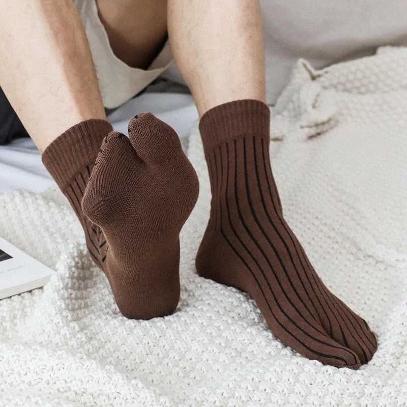 5 Pairs/lot Tabi Socks Men Cotton Autumn Winter Thick Middle Tube Striped Solid Color Sweat-absorbing Warm Split Toe SocksXJ241019