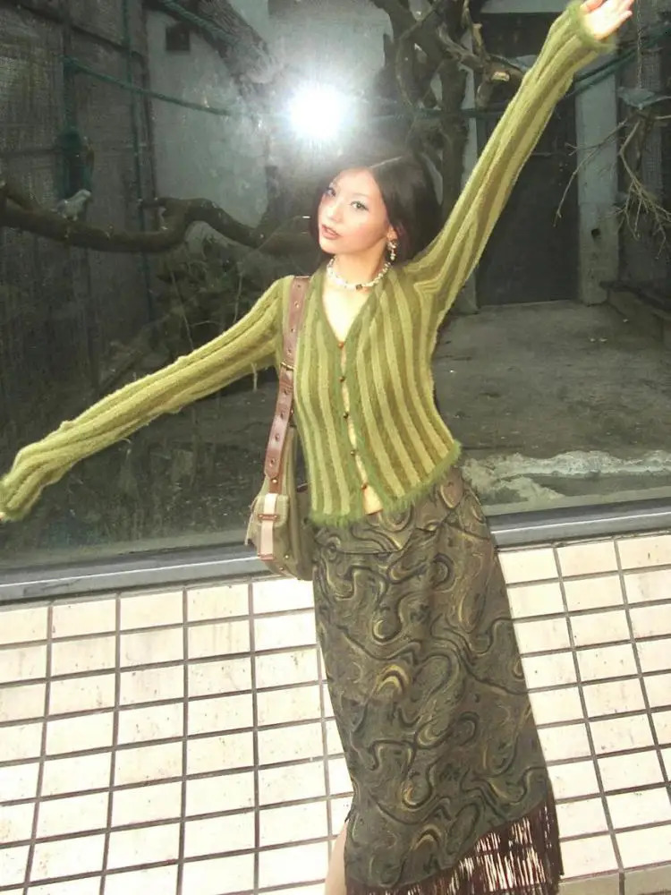 Tonngirls Green Vertical Striped Knitted Cardigan Women Slim V-neck Long Sleeve Y2k Vintage Cardigan Sweater Fariycore Top 2000s 241010