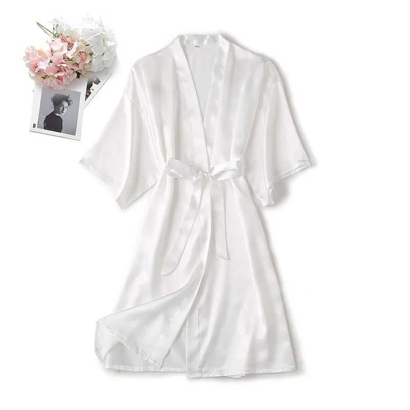 Personalized Groom and Bride Satin Robes Bath Robe Groom Bath Robe Bride Bath Robe Wedding Gift for Couple Bridal Shower GiftXJ241018