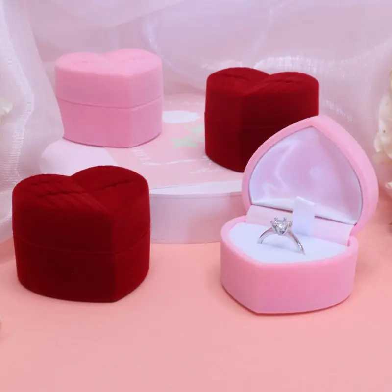 New heart-shaped velvet ring box used for suggesting engagement and wedding jewelry packaging display box red pink angel wing jewelry box W241019