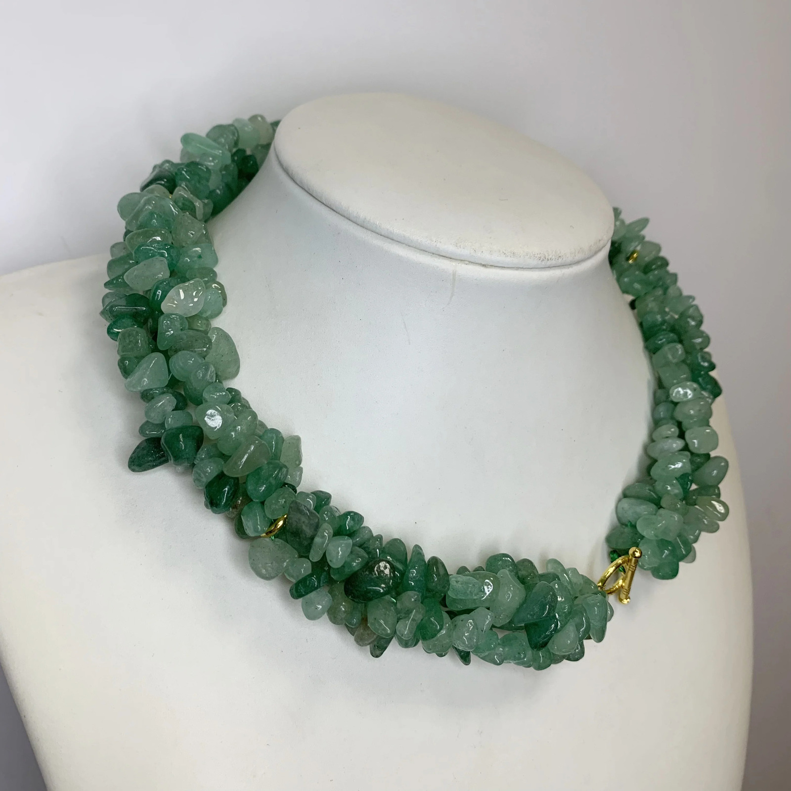 Natural green aventurines stone short necklace Clavicle chain multi-layer necklace Scar cover necklace Irregular chain 241018