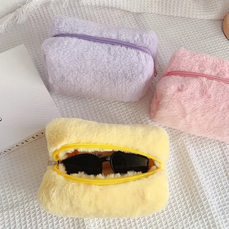 Fur Makeup Bags for Women Soft Travel Cosmetic Bag Organizer Case Young Lady Girls Make Up Necessaries 1 Pc Solid Handbags y241019 zhanyishengli