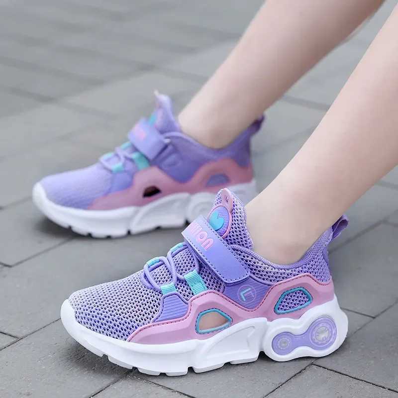 Athletic Outdoor 2024 Girls Summer Mesh Breathable Sneakers Childrens Casual Shoes Boys Beach Sandals Childrens Lightweight Non slip Sandals H241019