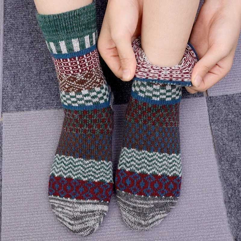 Autumn and Winter Middle Tube Socks Women Men Retro Trendy Ethnic Print Socks Anti Slip Breathable Unisex Cotton Warm SocksXJ241019