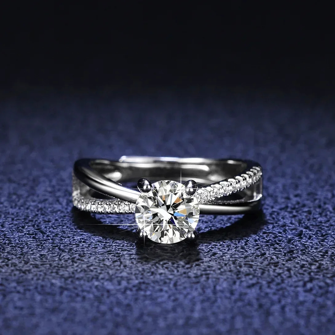 Elegant and classic PT950 womens platinum ring set equipped with 0.5 diamond and French bread diamond rings 241007