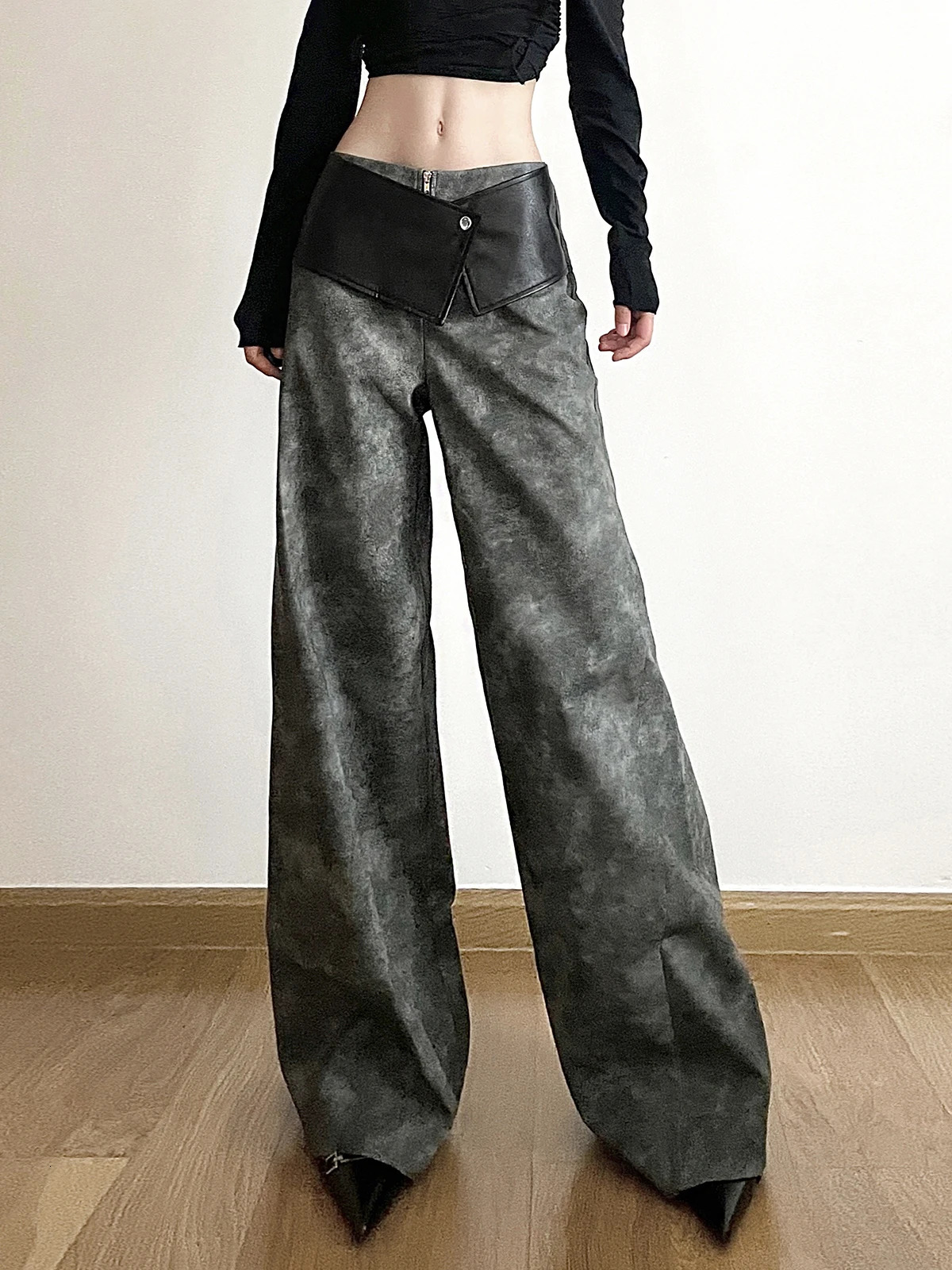 Fashion trend highend PU leather highwaisted wideleg pants womens personality cool Sa thin loose casual trousers 241019
