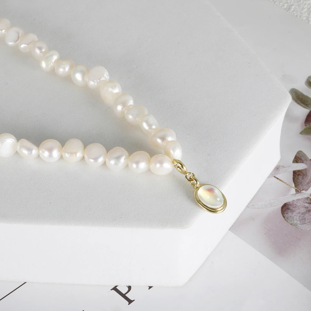 Golden Sea Irregular Baroque Retro Natural Freshwater Pearl Necklace Moonstone Kravik Pendant Fashion Womens Party 241018
