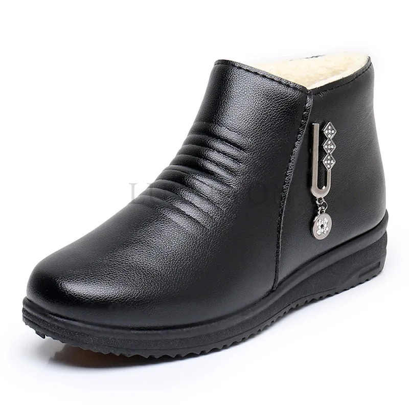 Mom Shoes Elderly Cotton Shoes Soft soled Short Boots Womens Plush Insulated Flat Bottom Low Heel Round Toe Snow Boots 241018
