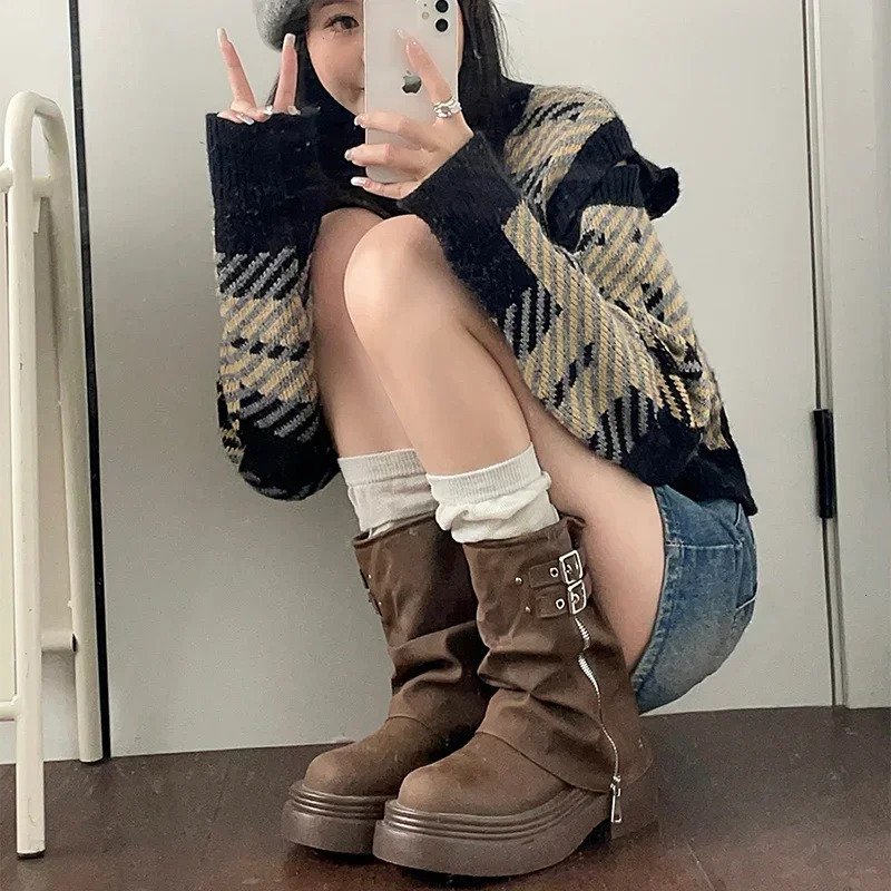 Short and chubby womens short boots with fashionable side zipper platform thick heels motorcycle boots with retro style autumn and winter womens shoes
