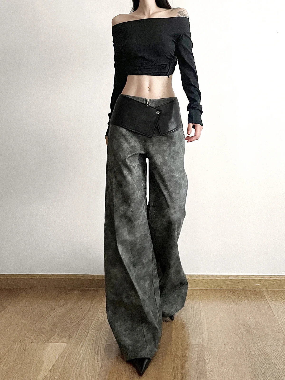 Fashion trend highend PU leather highwaisted wideleg pants womens personality cool Sa thin loose casual trousers 241019