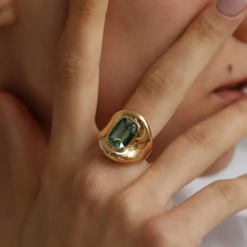 Simple and High Quality Green Tourmaline Thick Golden Glossy Vintage Rings for Women Light n Sense Fashion Jewelry 241010
