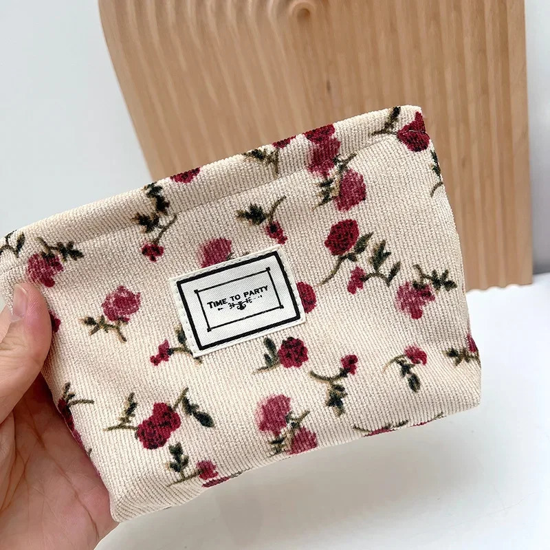 Small Womens Cosmetic Bag Portable ral Pattern Sanitary Napkin Storage Coin Key Case Card Pouch 241019 zhanyishengli