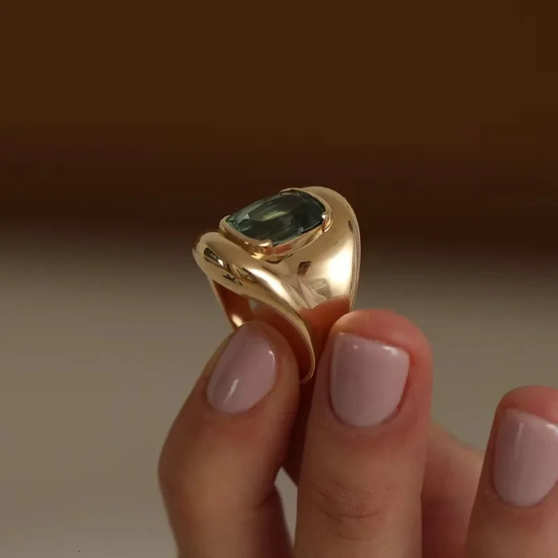 Simple and High Quality Green Tourmaline Thick Golden Glossy Vintage Rings for Women Light n Sense Fashion Jewelry 241010