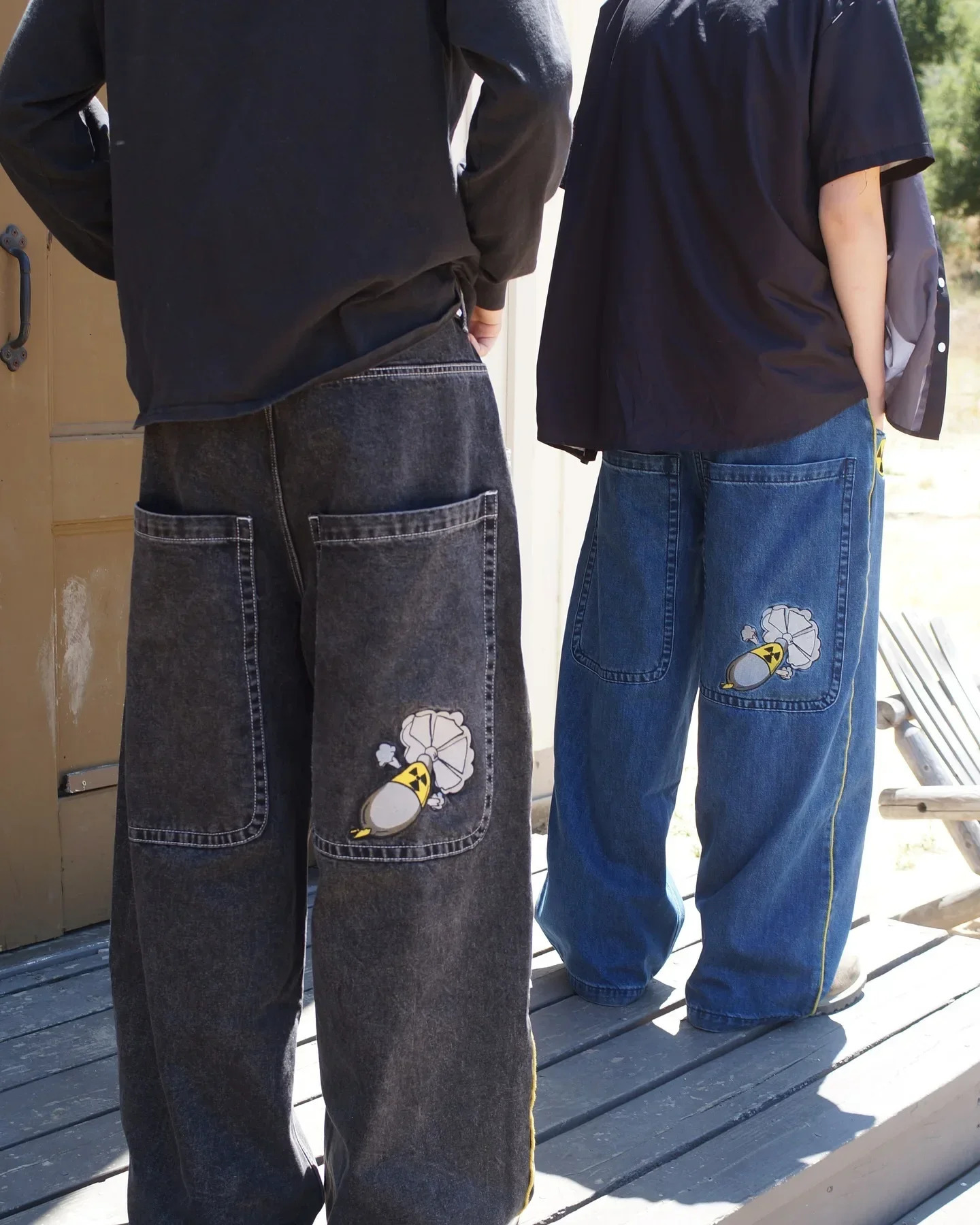Vintage American High Street Embroidered Jeans with Black Pocket Patchwork Y2K Gothic Mens Denim Pants Fashion Hip Hop Wide Leg Womens Jeans 241007