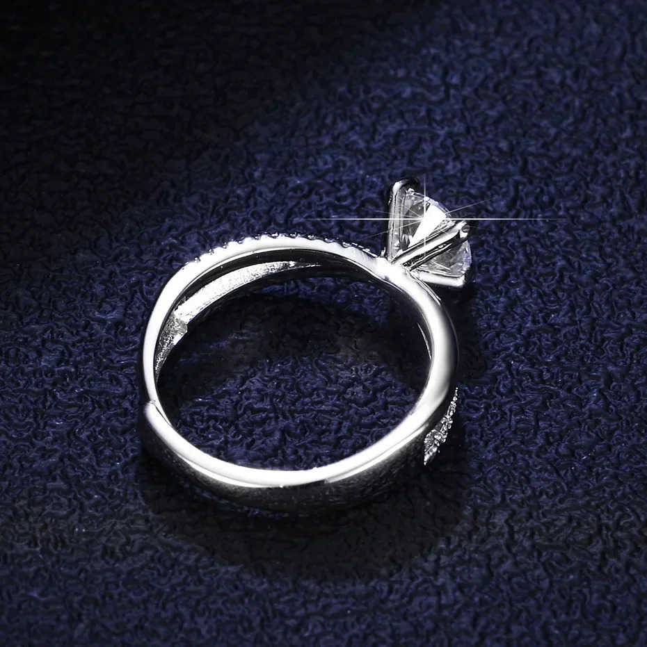 Elegant and classic PT950 womens platinum ring set equipped with 0.5 diamond and French bread diamond rings 241007