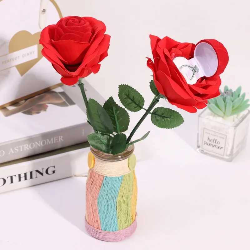 Cteative Rose Ring Box Red Velvet Rose Earrings Display Stand Gift Box Bridal Engagement Jewelry Storage Box W241019
