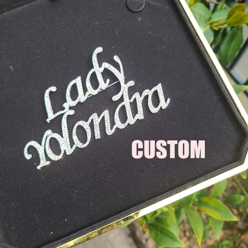 Grandbling Unique Design Water Diamond Custom Name Brooch Handmade Custom Name Board Pin Wedding Party Badge 241018